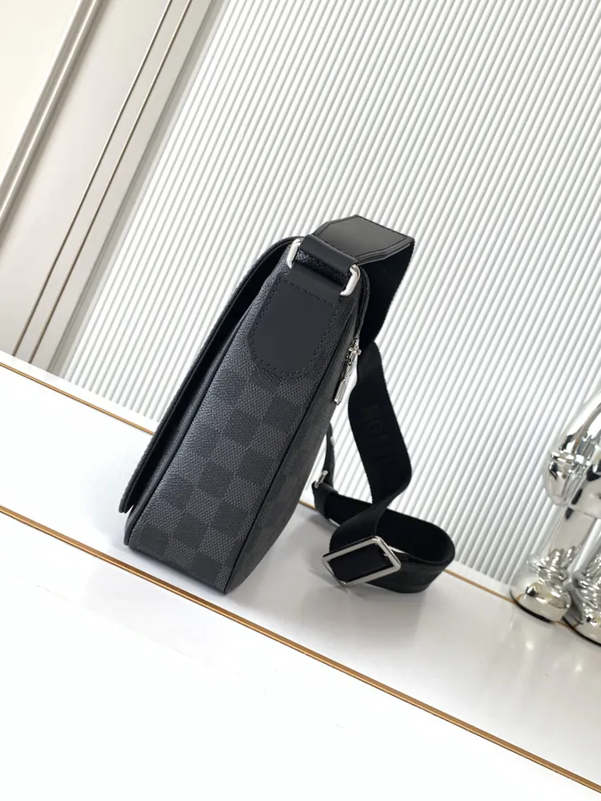 District Mini Messenger Bag Taïga Leather