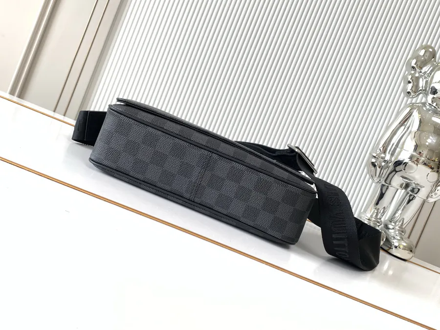 District Mini Messenger Bag Taïga Leather