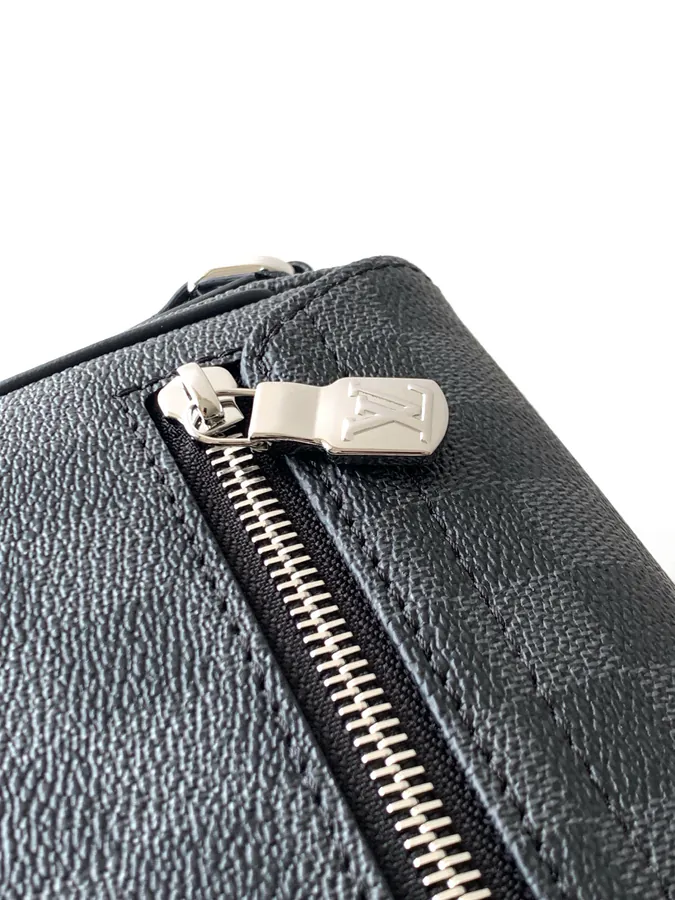 District Mini Messenger Bag Taïga Leather