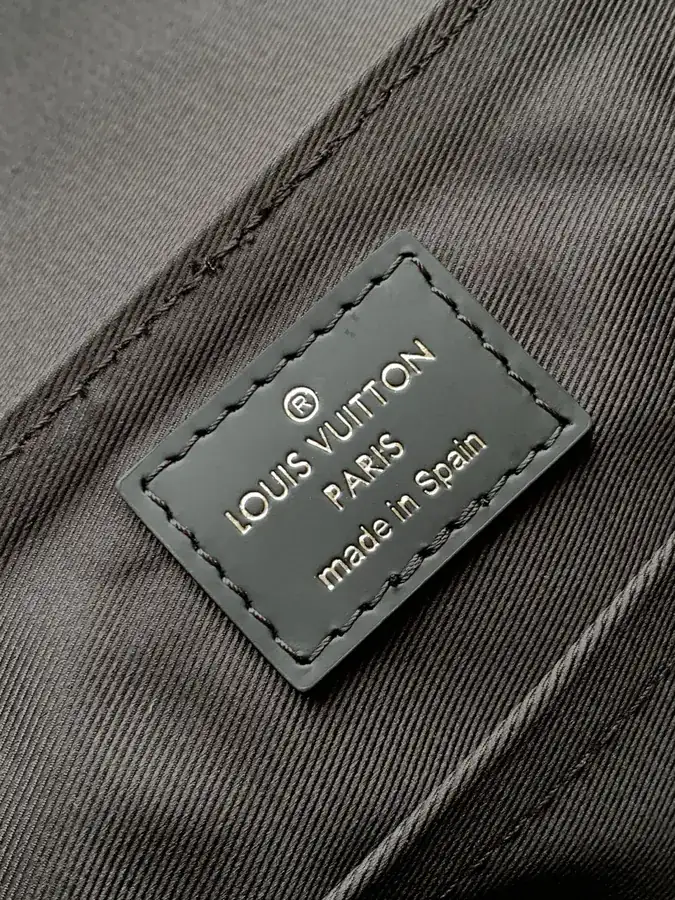 District Mini Messenger Bag Taïga Leather