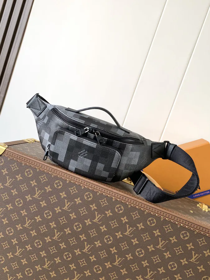 Rush Bucket Bag with Damier Pattern in Damoflage Black
