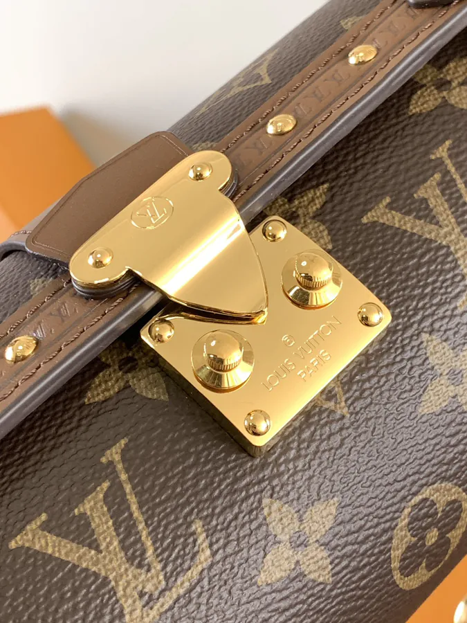 Papillon Trunk Bucket Bag with Lock and Chain