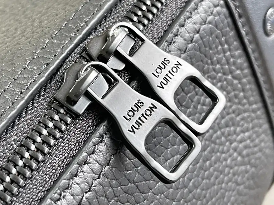 City Keepall Handbag in Grained Calfskin