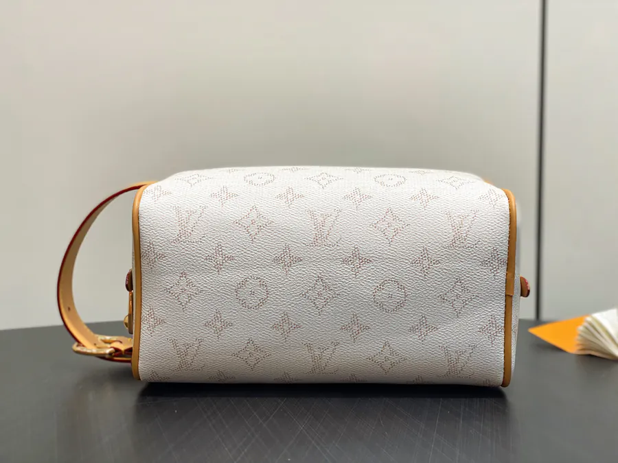 Loer Do Kit Washbag Monogram Heritage Canvas, Season New