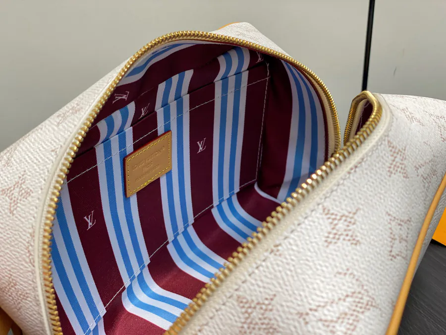 Loer Do Kit Washbag Monogram Heritage Canvas, Season New