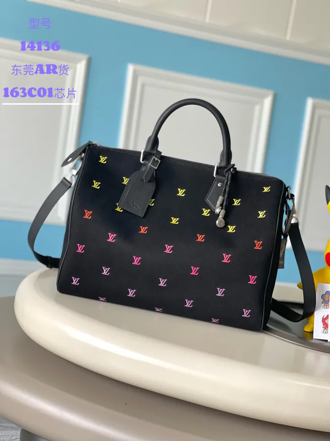 Pharrell Williams Keepall Bandoulière 40 Travel Bag
