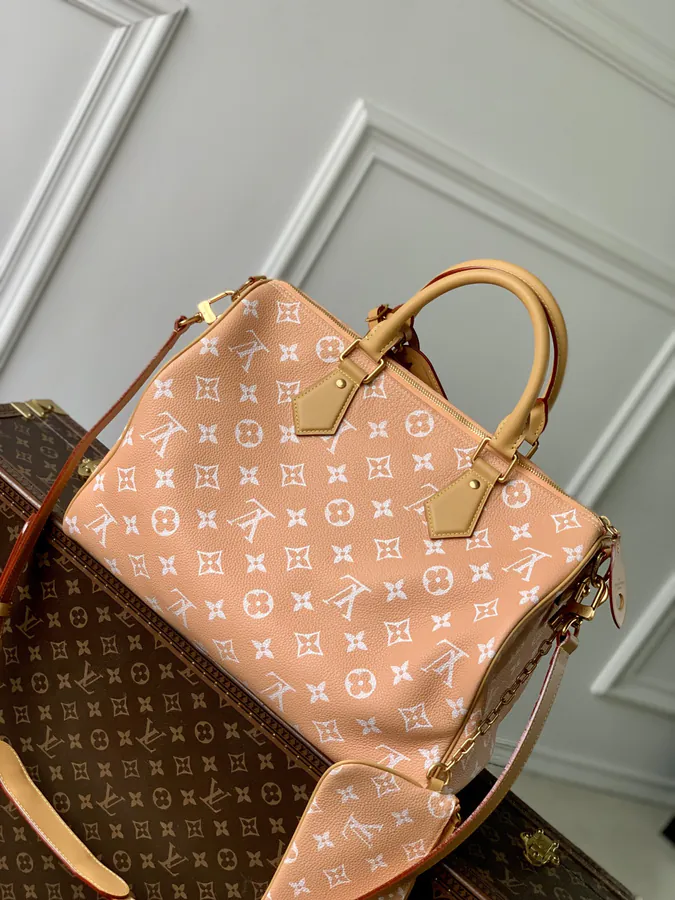 Pharrell Williams Speedy P9 Bandoulière 40 in Pink
