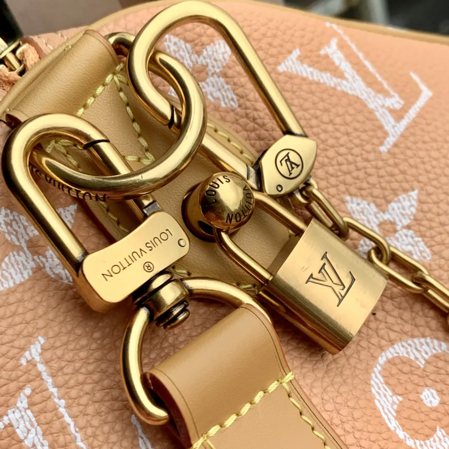 Pharrell Williams Speedy P9 Bandoulière 40 in Pink
