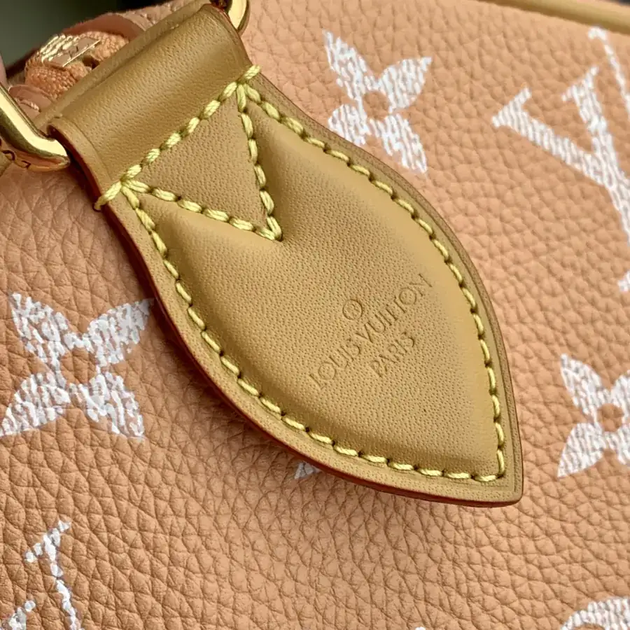 Pharrell Williams Speedy P9 Bandoulière 40 in Pink