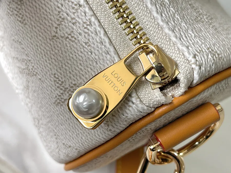 Pharrell Williams Keepall Bandoulière 25 Handbag in White and Blue