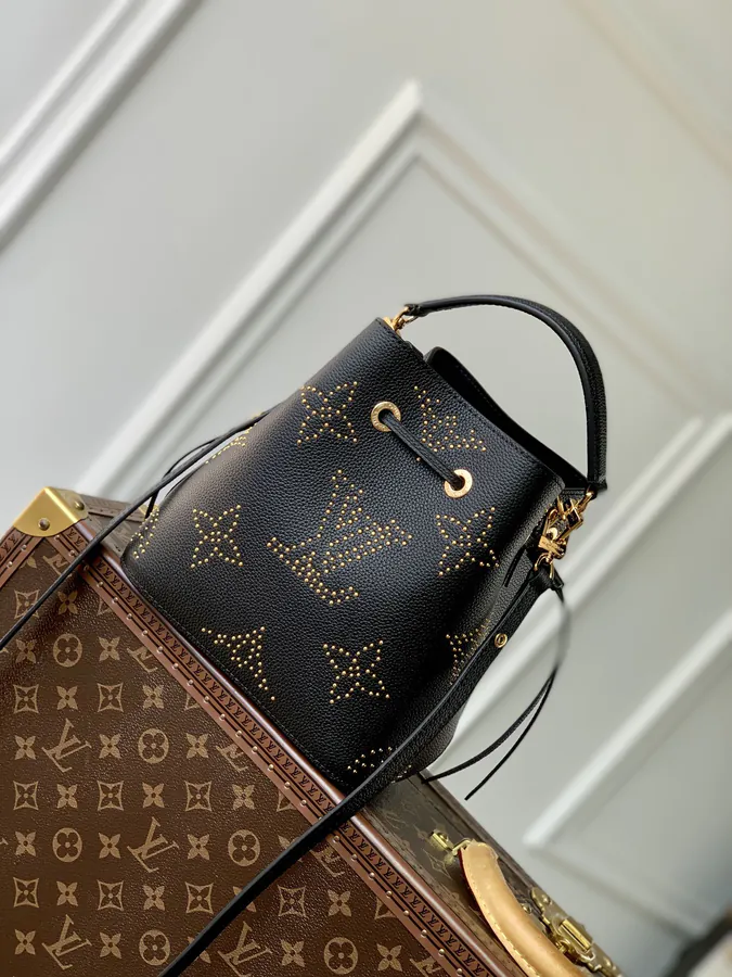 NéoNoé BB Bucket Bag in Black Full Leather