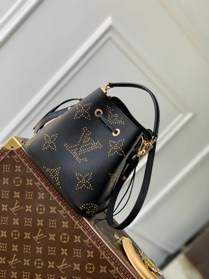 NéoNoé BB Bucket Bag in Black Full Leather