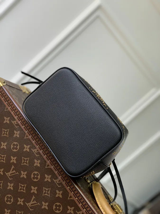 NéoNoé BB Bucket Bag in Black Full Leather