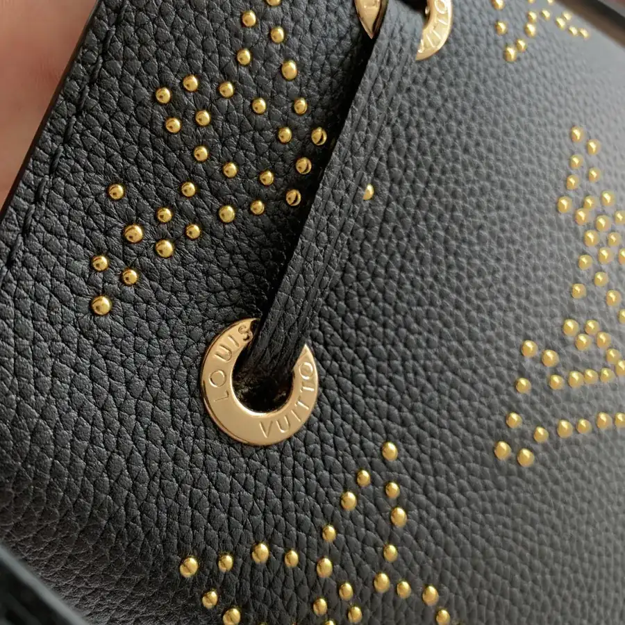NéoNoé BB Bucket Bag in Black Full Leather