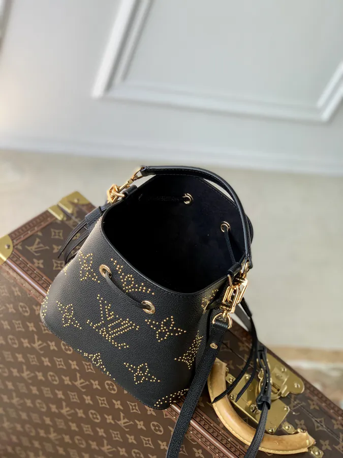 NéoNoé BB Bucket Bag in Black Full Leather