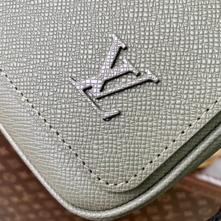 District Small Briefcase in Green