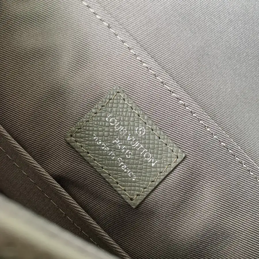 District Small Briefcase in Green