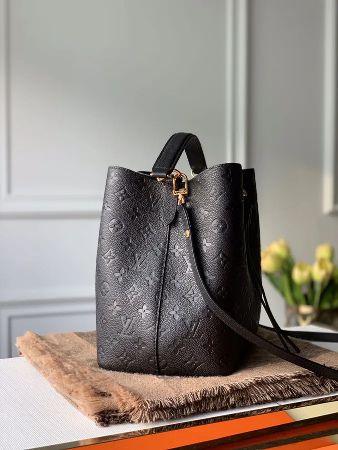 NéoNoé Mid Sized Bucket Bag in Monogram Empreinte