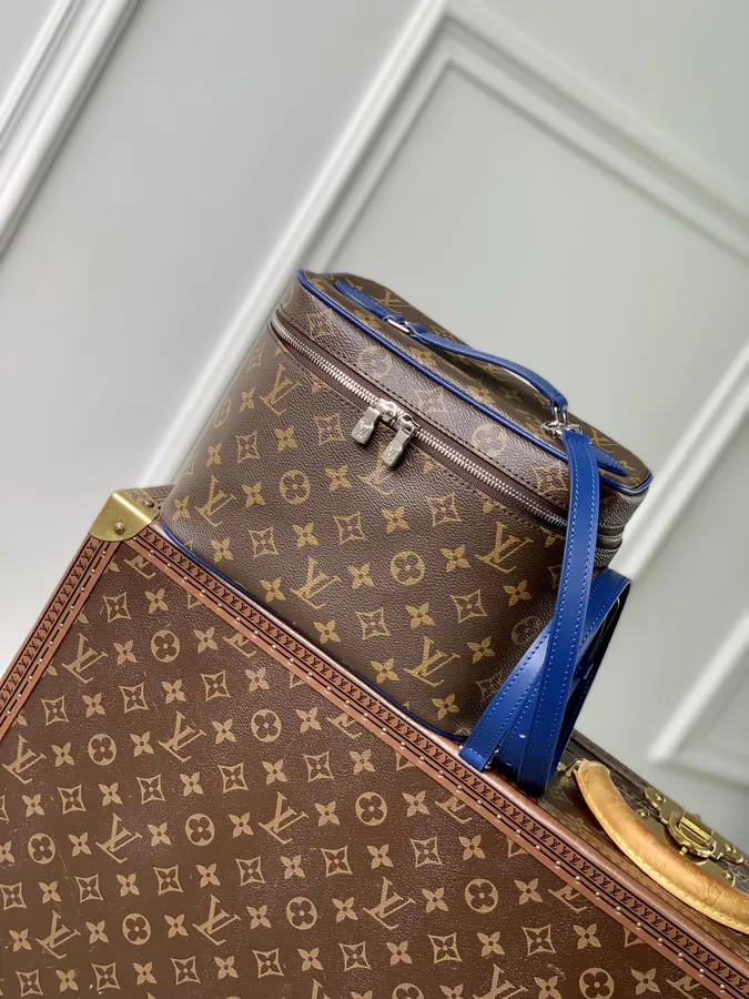 Nice Vanity Cosmetic Bag in Blue