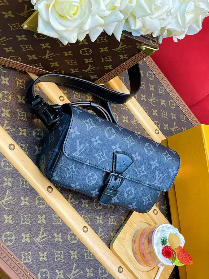 Montsouris Mini Tote with Dynamic Code