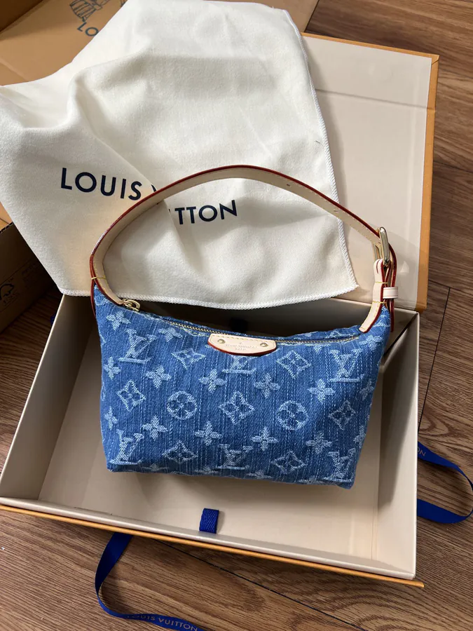 Hills Pochette Denim Bucket Bag