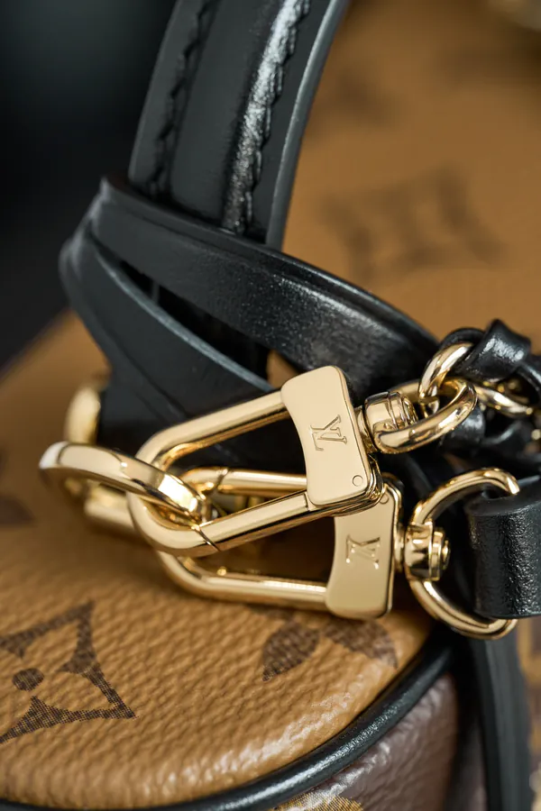 Vanity Chain Pouch Handbag #M47125