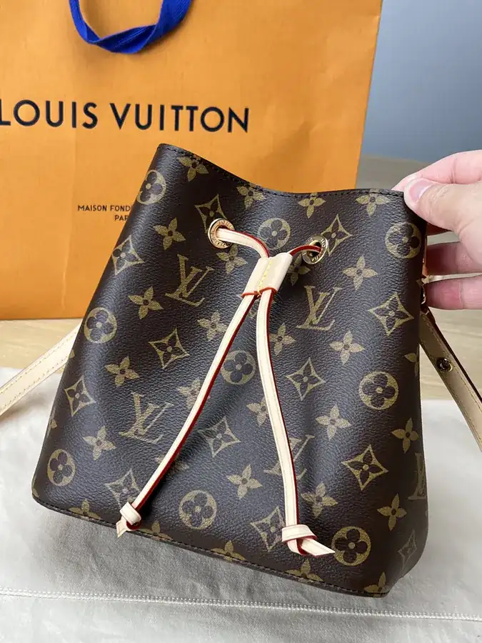 Néonoé Bucket Bag Medium Size