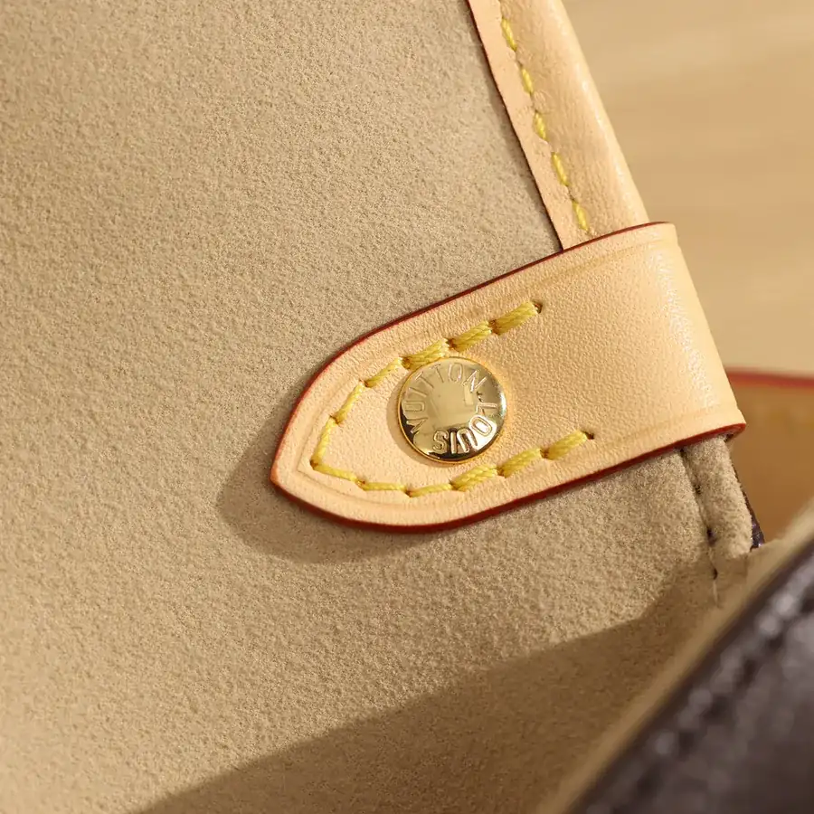 SAUMUR BB Double Star Bucket Bag