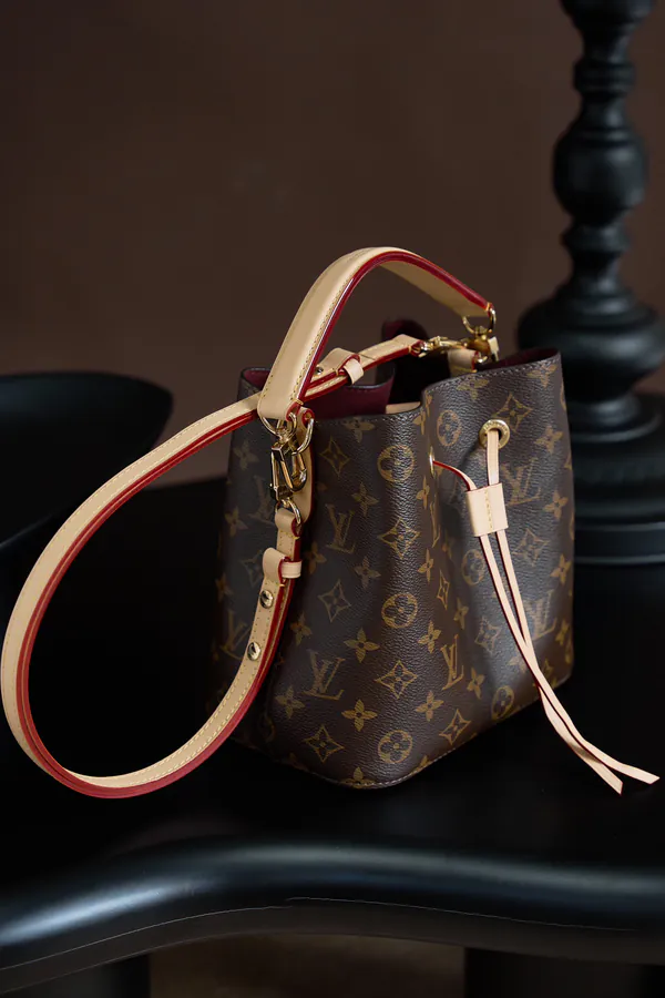NÉONOÉ BB Handbag Italian Made