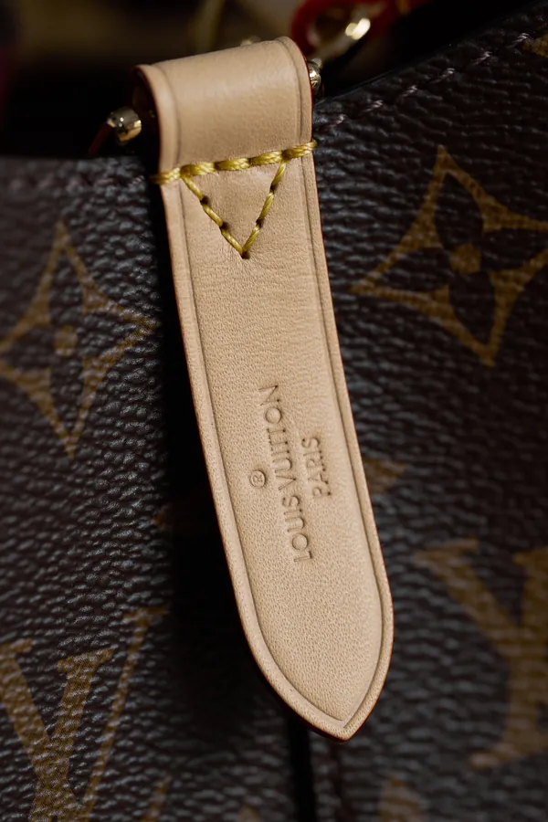 NÉONOÉ BB Handbag Italian Made