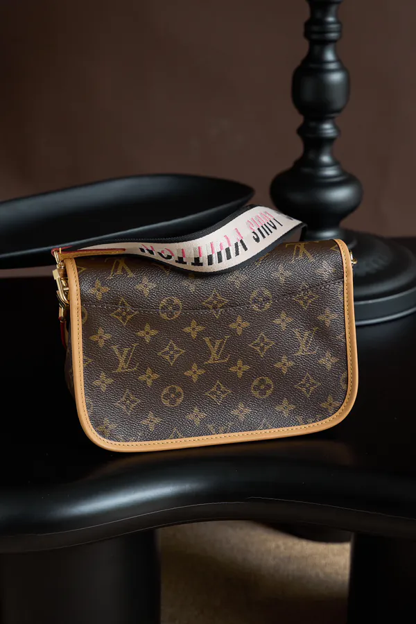 DIANE Handbag M45985