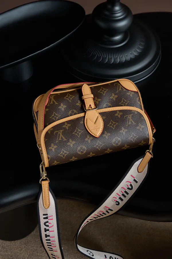 DIANE Handbag M45985