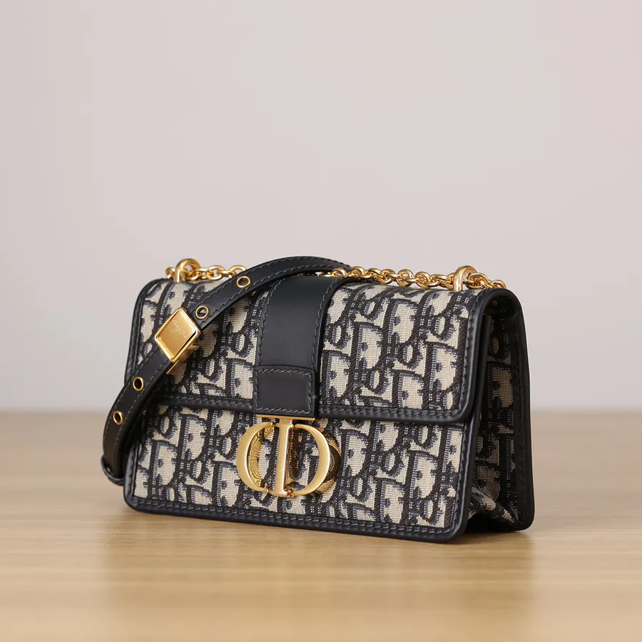30 Montaigne East West Chain Bag Mini Size