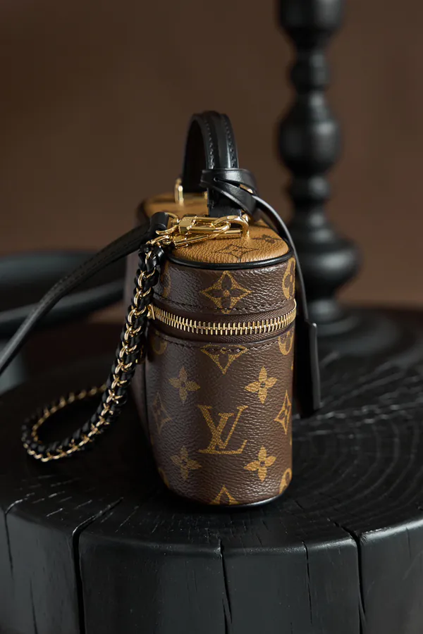 Vanity Chain Pouch Italian Crafted