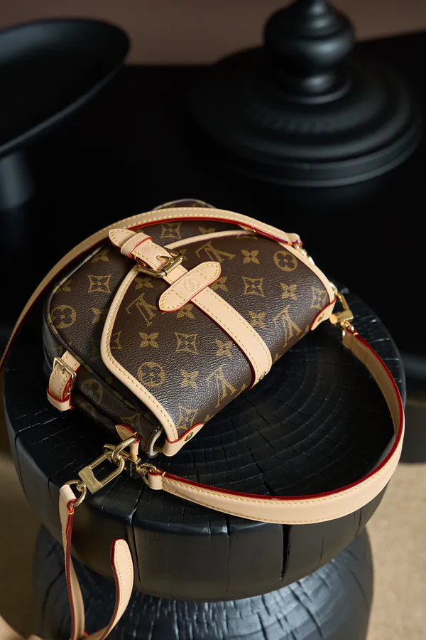 SAUMUR BB Handbag Italian Crafted, Premium Quality