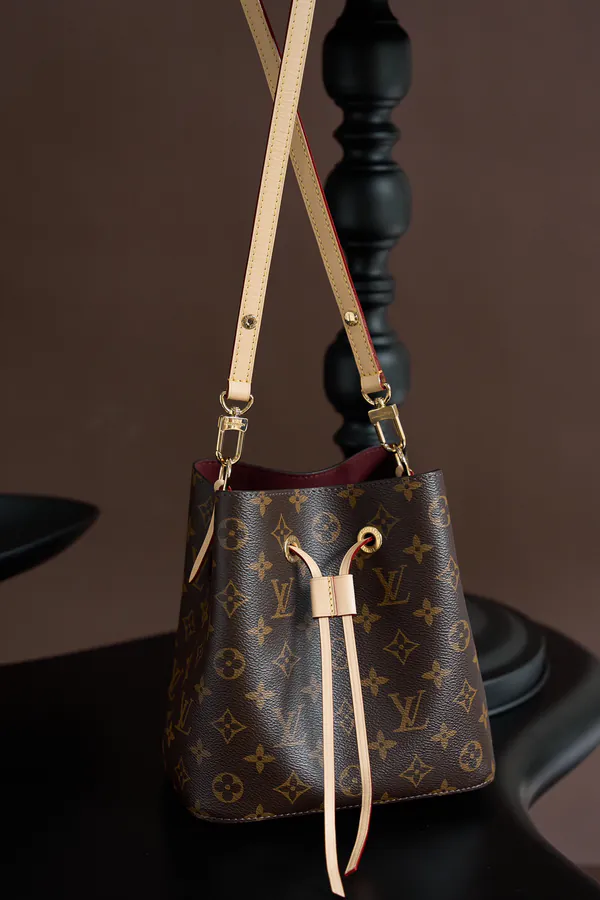 NÉONOÉ BB Handbag