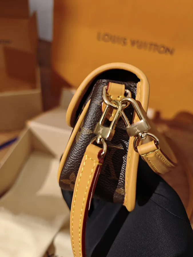 NANO DIANE Handbag