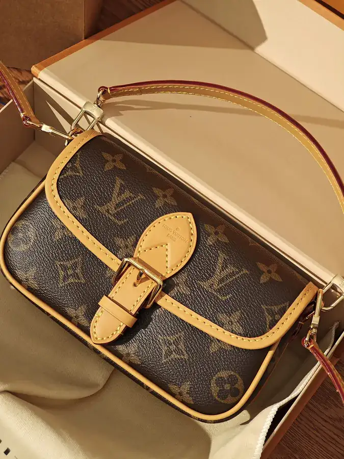 NANO DIANE Handbag
