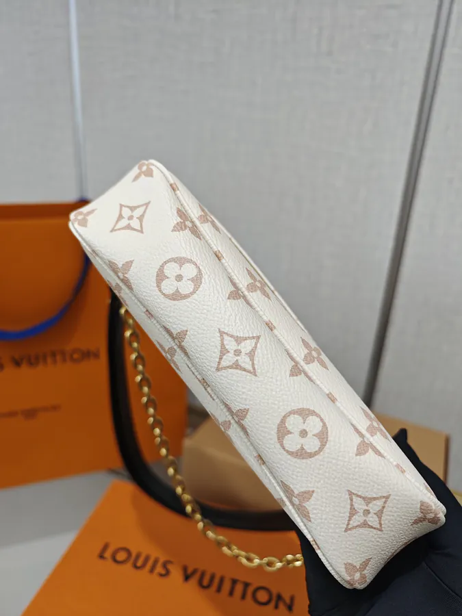 Ivy Exclusive Sand Dune Crossbody Bag