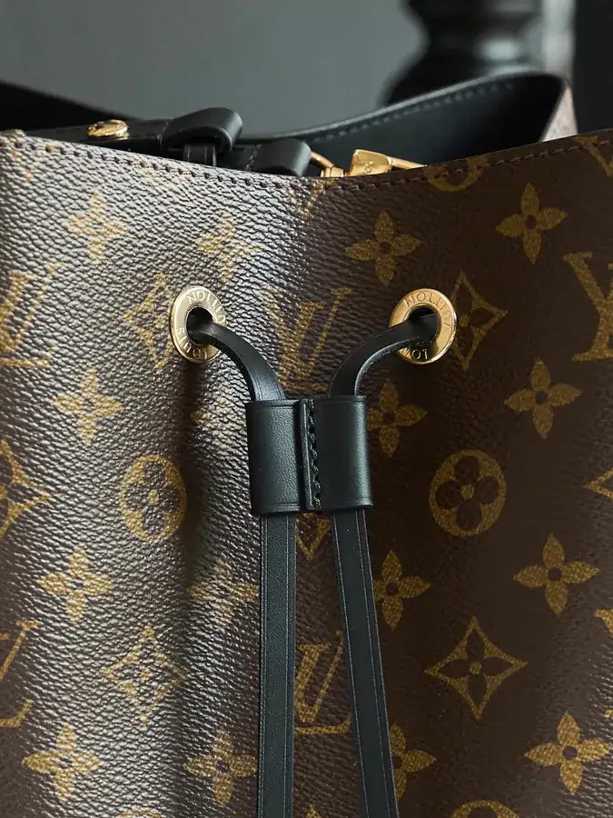 NÉONOÉ Midsize Handbag
