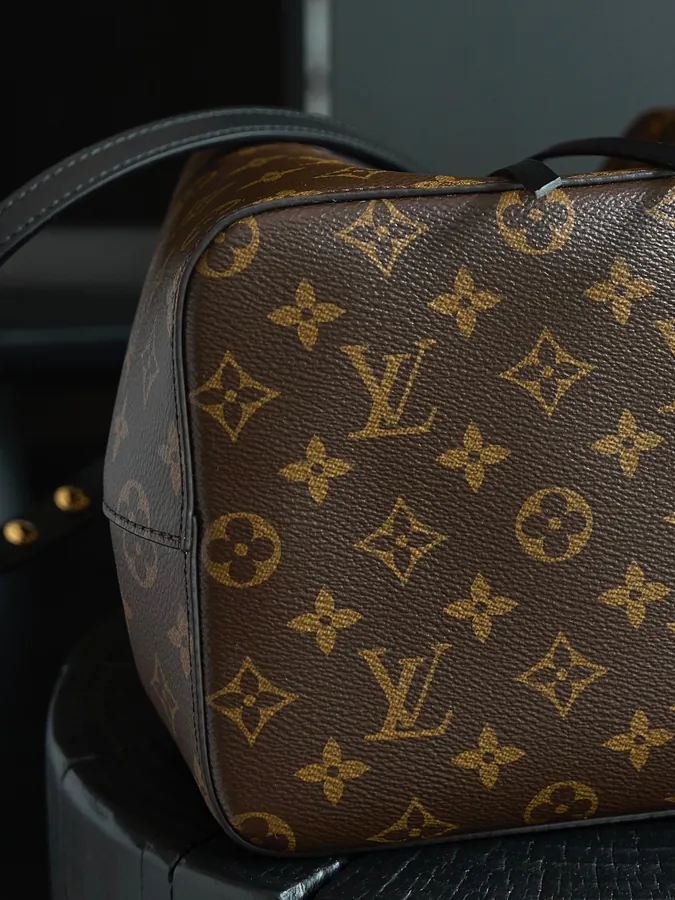 NÉONOÉ Midsize Handbag