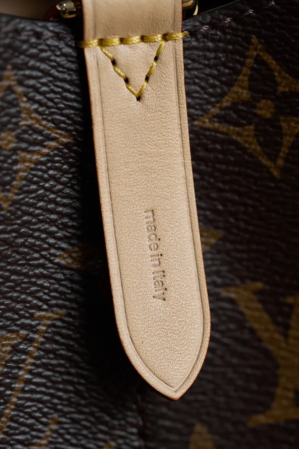 NÉONOÉ BB Handbag Italian Made