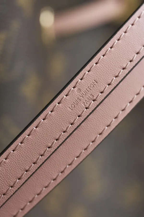 NÉONOÉ Medium Handbag