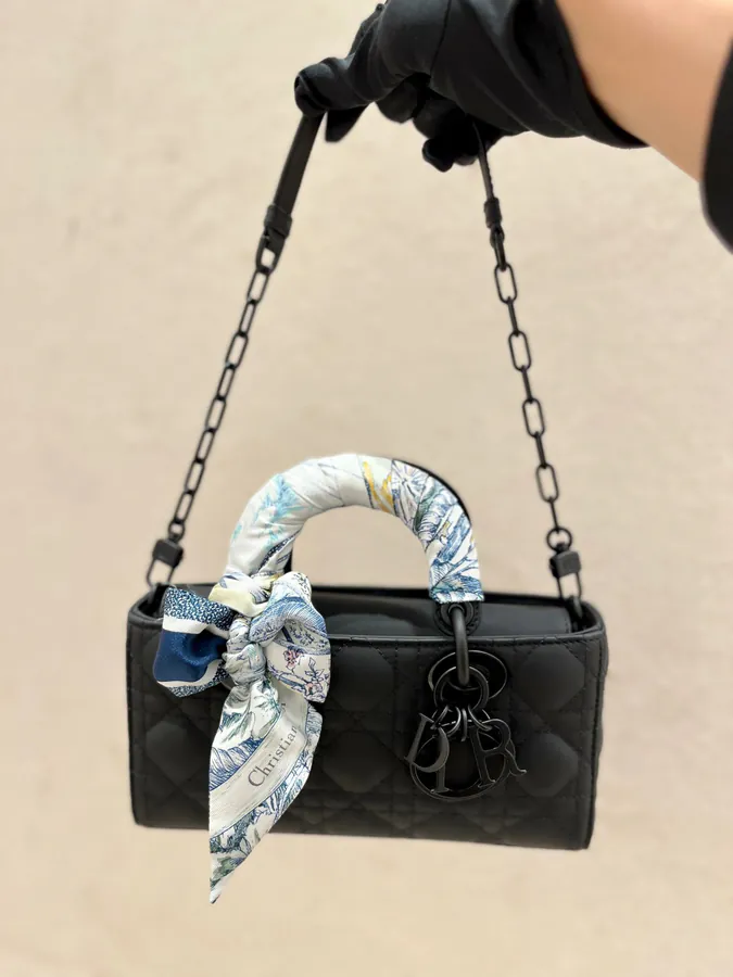 Lady D joy Small in Jet Black
