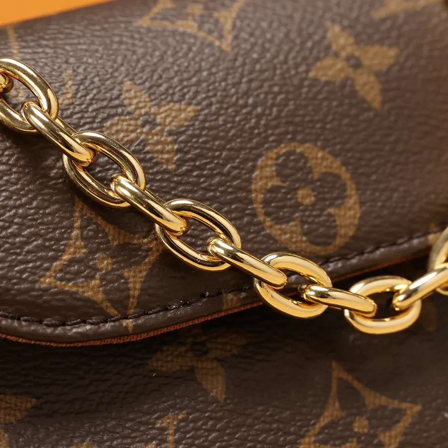 WALLET ON CHAIN IVY Bucket Bag