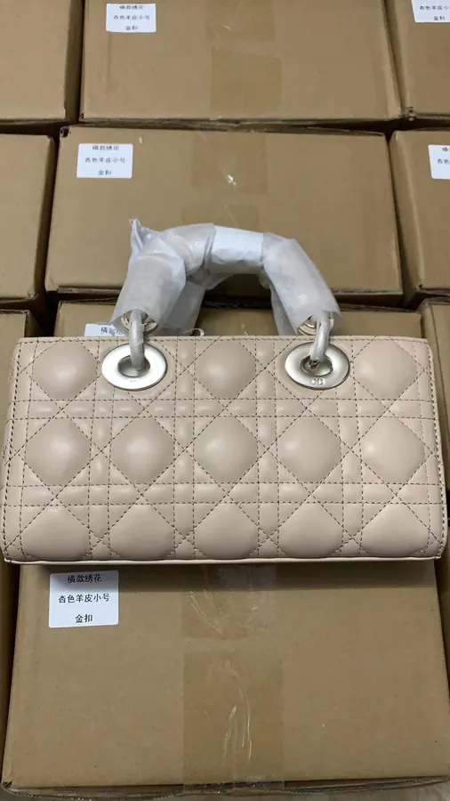 Lady D Joy Handbag in Peach