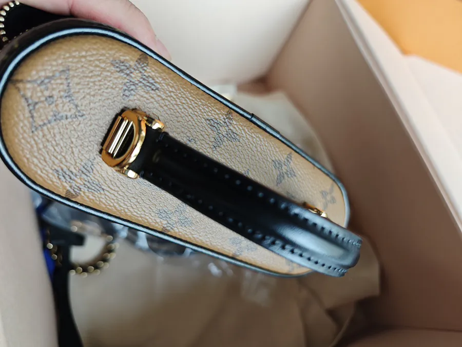 VANITY CHAIN POUCH Small Cosmetic Bag