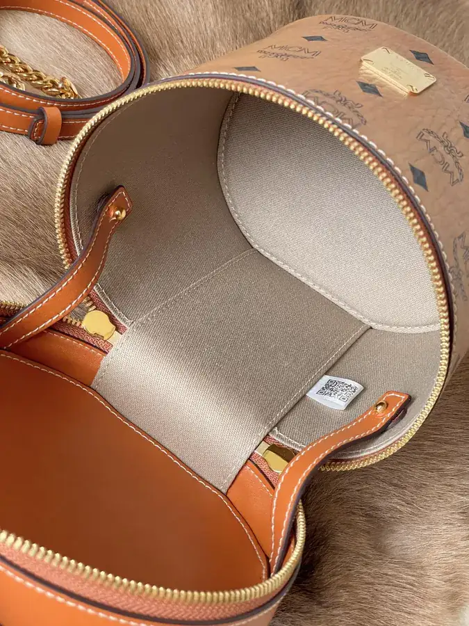 Visetos Leather Tote with Grained Calfskin Interior