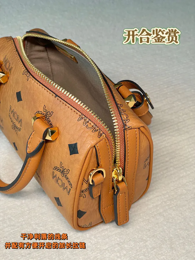 Capacity Space Aesthetics Mini Boston Bag