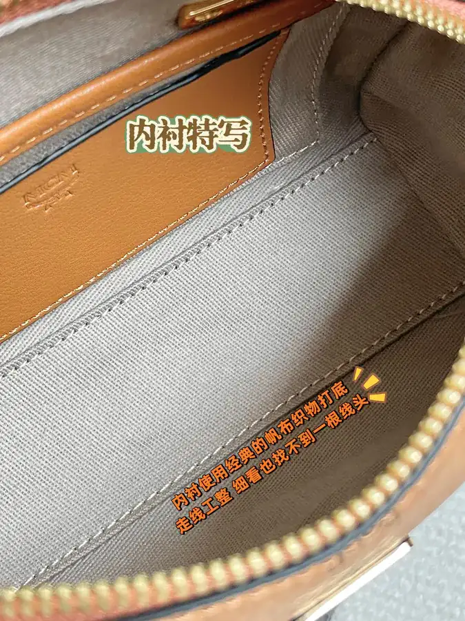 Capacity Space Aesthetics Mini Boston Bag